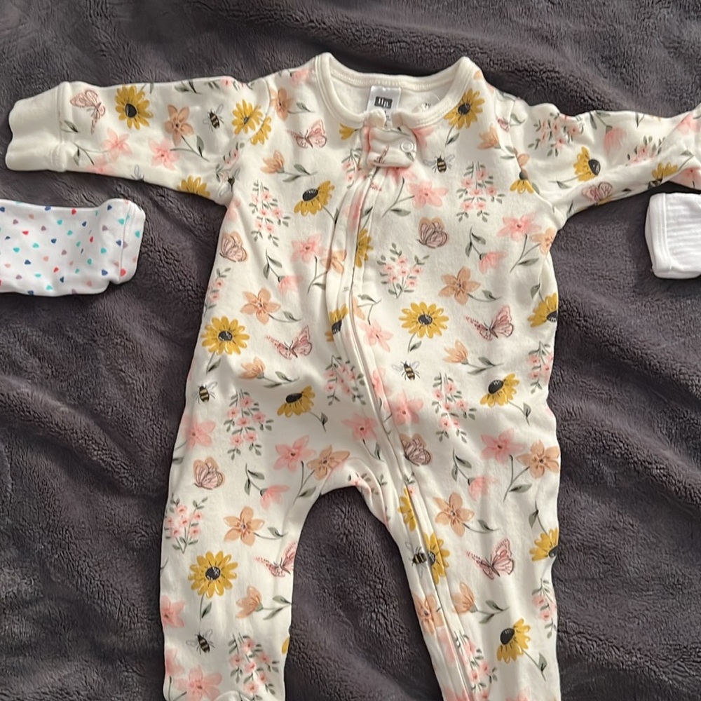 Baby Girl Sleepers - Picture 6 of 13